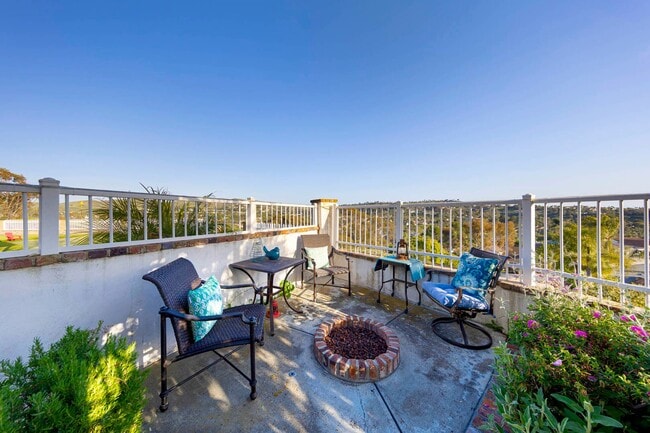 Building Photo - Adorable Short Term Furnished San Clemente Rental Home