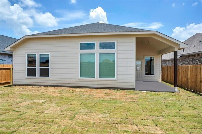 Building Photo - 125 Camella St