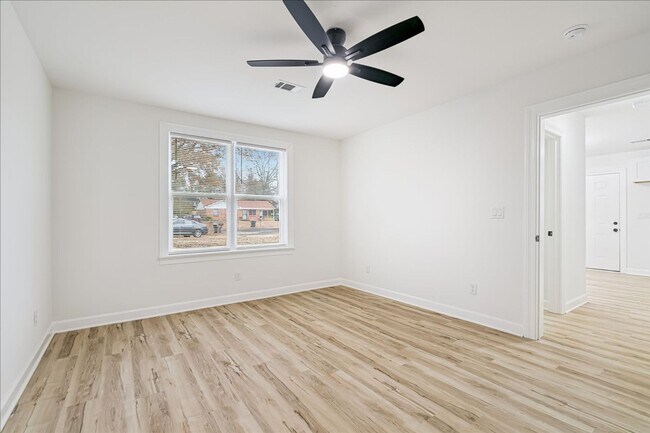 Building Photo - Spacious 4BR/2BA Home with 1,387 Sq Ft — Prime Memphis Location!