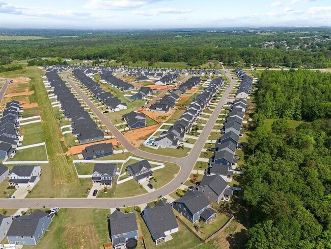 Building Photo - 680 Lady Fern Dr