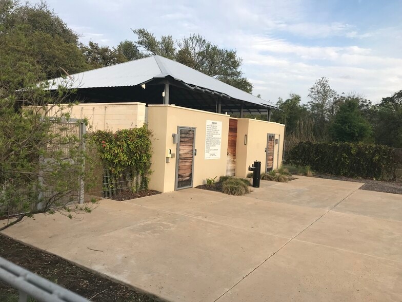 Restroom / changing area - 1313 Eagle Ridge Trl