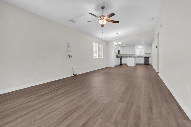 Building Photo - 7695 Freda Ave