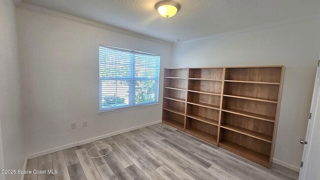 Building Photo - 965 Newton Cir