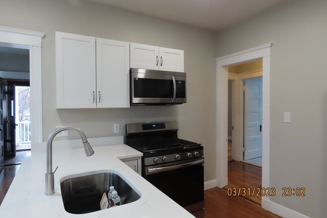 Building Photo - 20 Crowell St