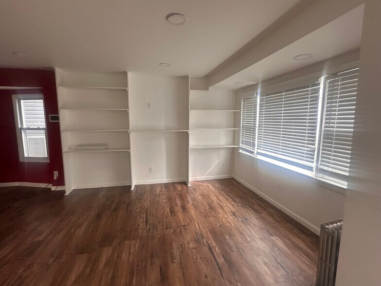 Living room/entertainmentq build in shelf - 21 Elm St