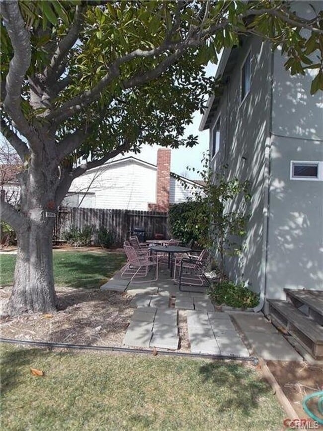 Building Photo - Off of Highland Drive close to cal poly! Approx 2000 feet to Highland Drive Cal Poly Entrance!