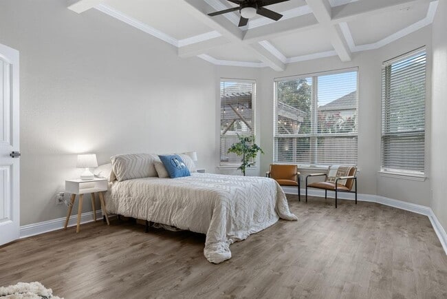 Building Photo - 100 Crystal Cove