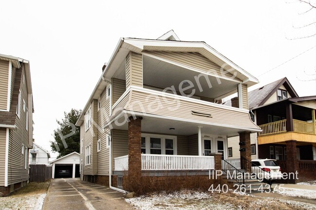 Building Photo - 2207 Chesterland Ave
