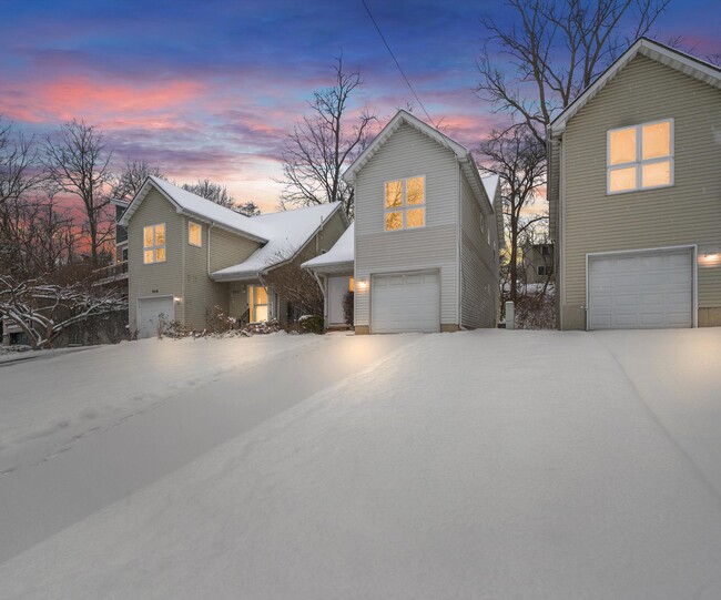 Building Photo - 905 Wildt St