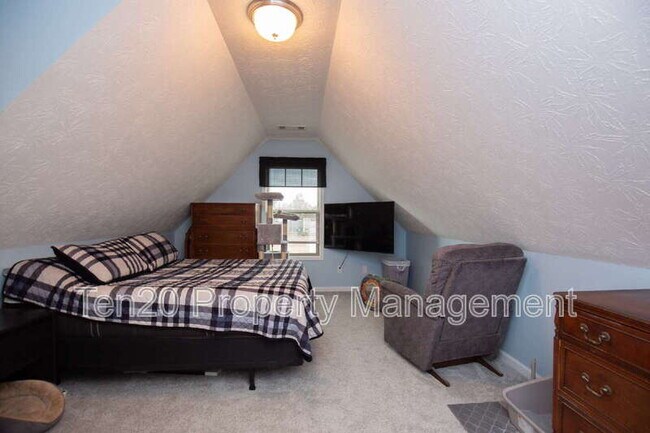 Building Photo - 3100 Gatewood Dr