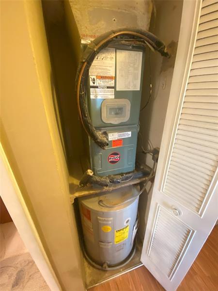 Building Photo - 821 Sky Pine Way