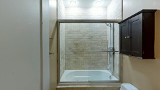 Building Photo - Renovated Bay Village  2 Bed on Cortes Street for June 1st