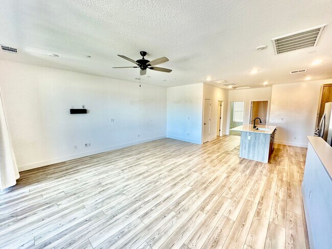 Building Photo - Newly Built Clovis 3/2