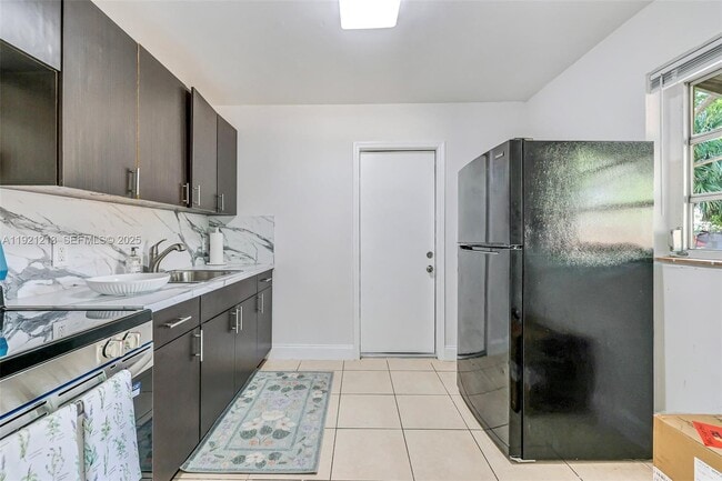 Building Photo - 13590 NW 5th Ave