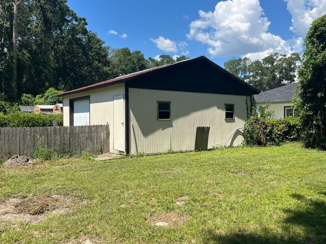 Building Photo - 3/1/1 located in Summerfield