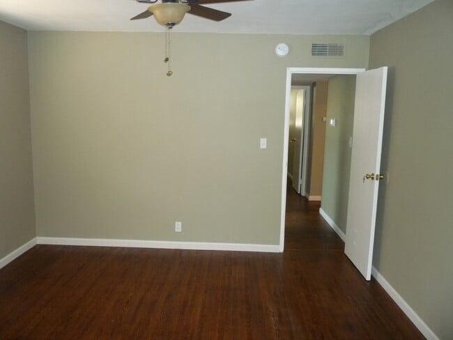 Building Photo - Concord! Dana Estates 3 bedroom 2 bathroom...