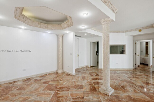 Building Photo - 888 Brickell Key Dr