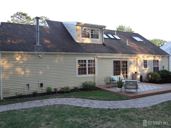 Building Photo - 514 Leawood Ave