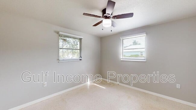 Building Photo - 621 21st St W