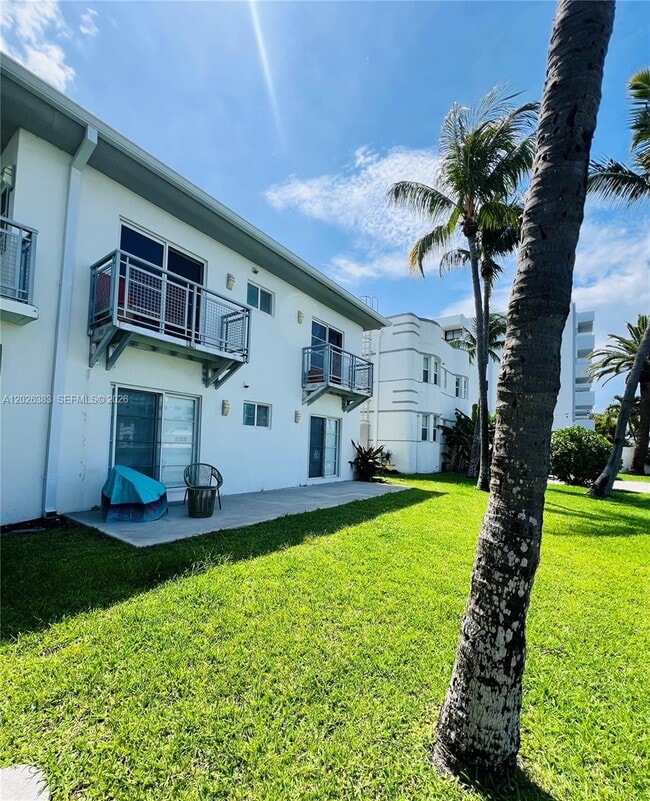 Building Photo - 6905 Bay Dr