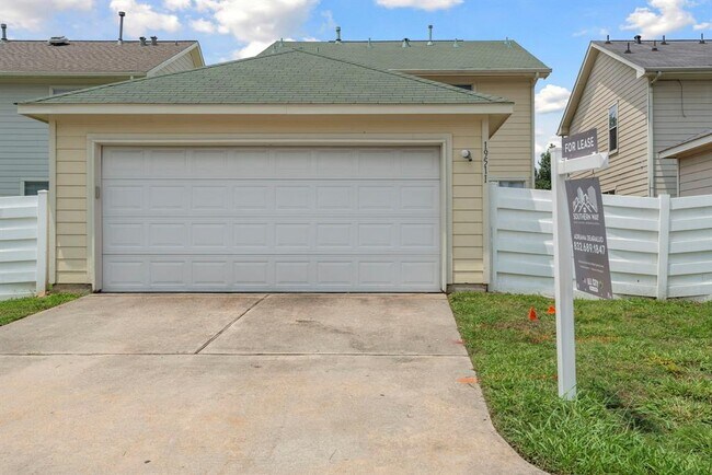 Building Photo - 19511 Fletcher Way Dr