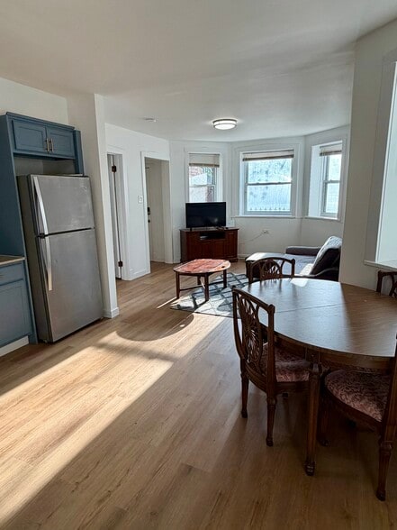 Building Photo - 2138 N Keeler Ave