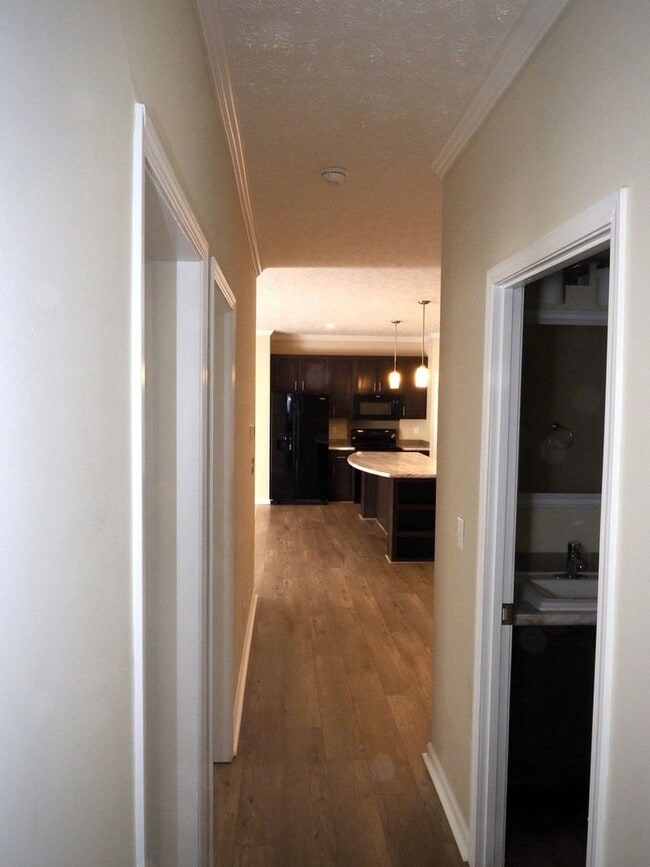 Building Photo - Charming Country Three-Bedroom Two-Bathroo...