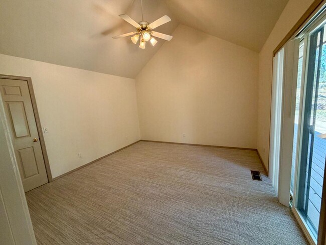 Building Photo - 61171 Minaret Cir