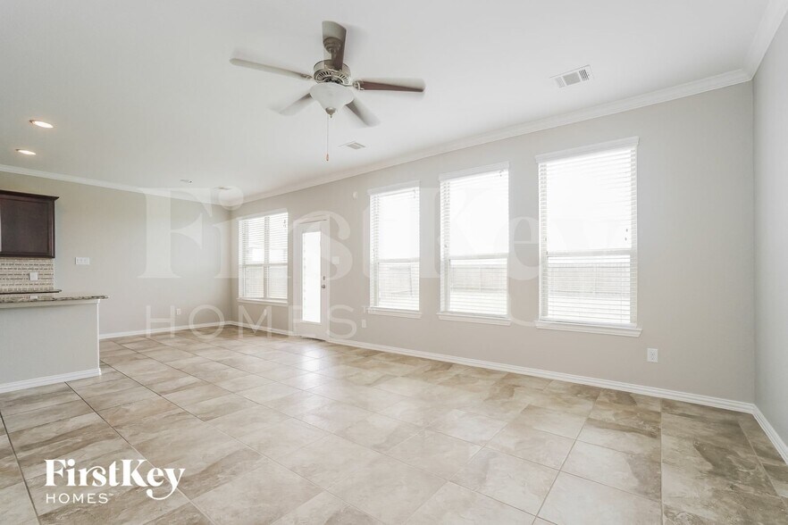 Building Photo - 6730 Trinity Trail Ln
