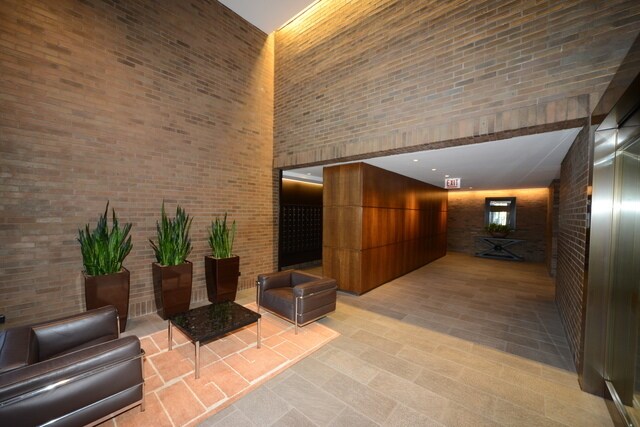 Building Photo - 2650 N Lakeview Ave