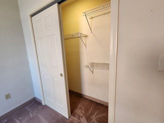 Building Photo - 10 Weston Ave