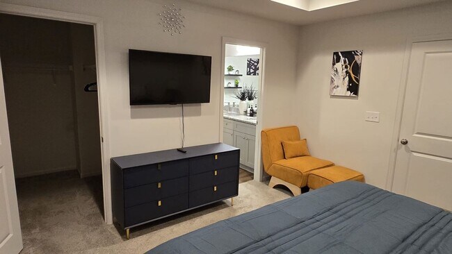 Building Photo - Charming 3BR Duplex in Charlotte