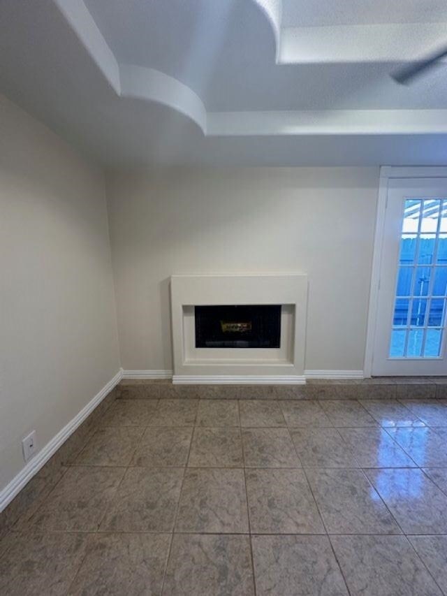 Building Photo - 210 E Del Mar Blvd