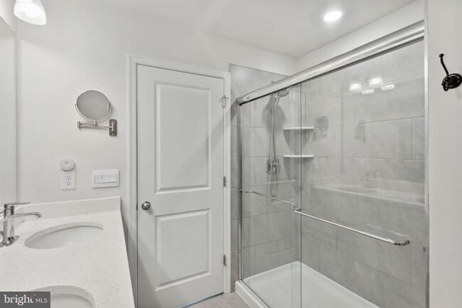 Building Photo - 558 Banquet Ln