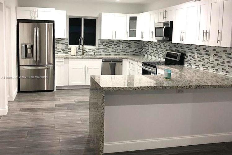 Building Photo - 6634 SW 76th Ter