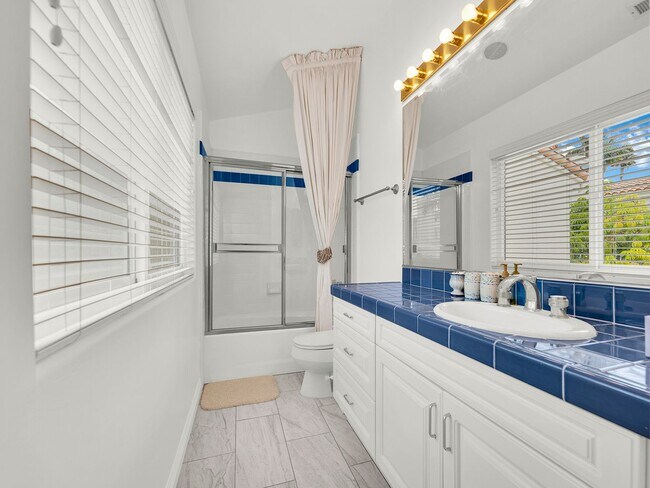 Building Photo - LOVELY POINTE AT MALIBU CONDO!