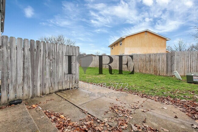 Building Photo - 1724 River Bend Rd