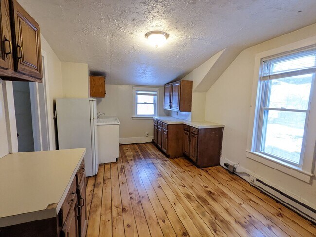 Building Photo - 720 Hill Ave