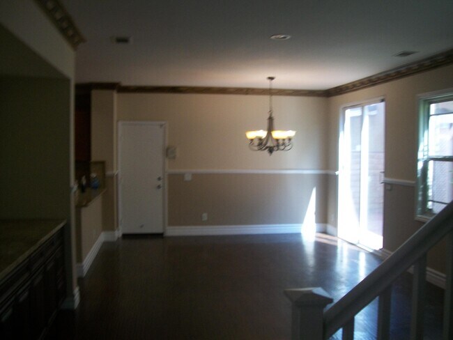 Building Photo - 38227 Lone Tree Ct