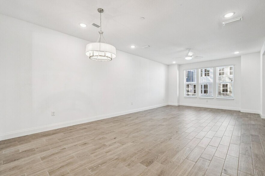 Building Photo - 1927 Risby Aly