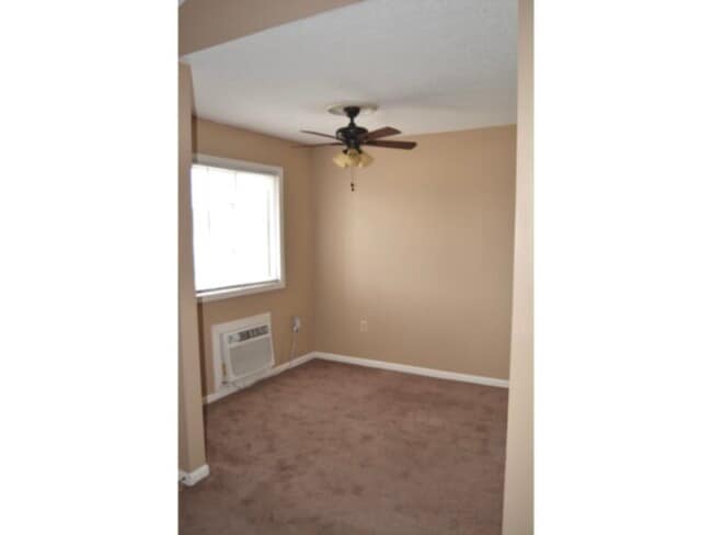 Building Photo - Lakewood Apartments: Premium location
