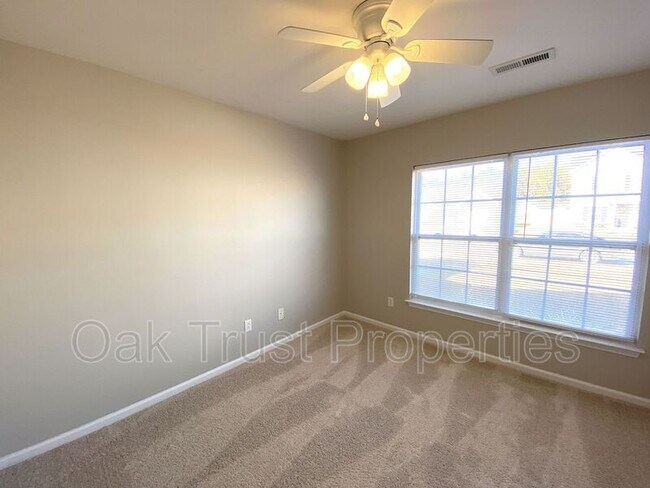 Building Photo - 237 Border Rd