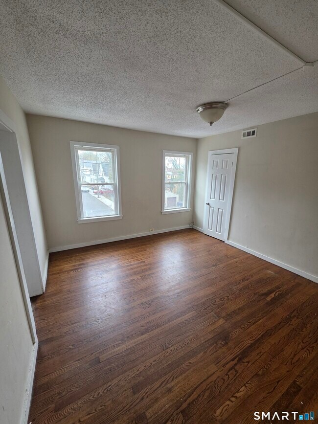 Building Photo - 49 Springdale Ave