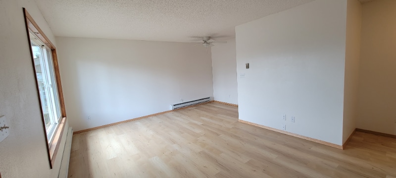 Building Photo - 700 E 22nd St