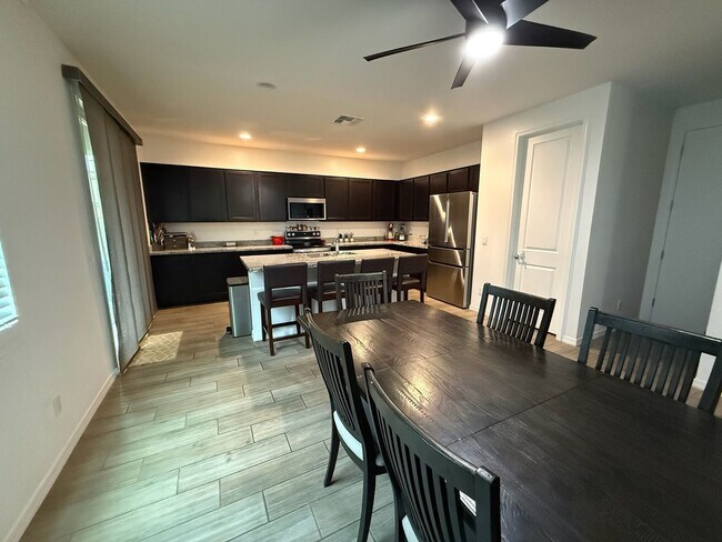 Building Photo - Lovely Eastmark Mesa 4 Bedroom Home for Rent!