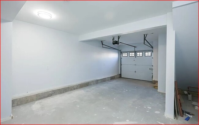 Building Photo - 304 Branch Ave