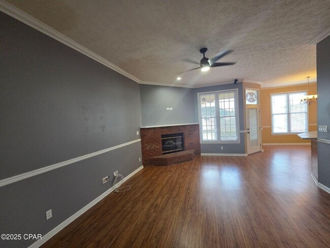 Building Photo - 5209 Hickory St