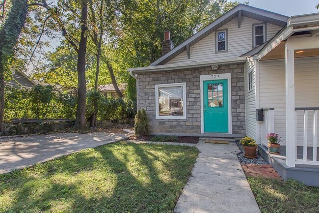Building Photo - Cute home in Easy Nash w/fenced in yard