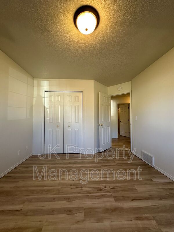 Building Photo - 608 Swan Ct