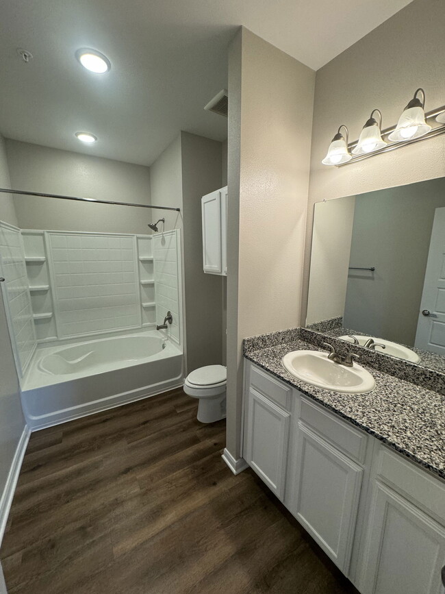 Building Photo - 3999 John Sharp Dr